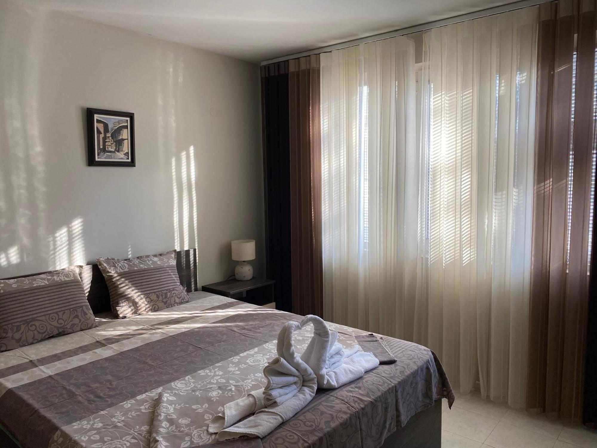 Gala Apartment Veliko Tŭrnovo Exterior foto